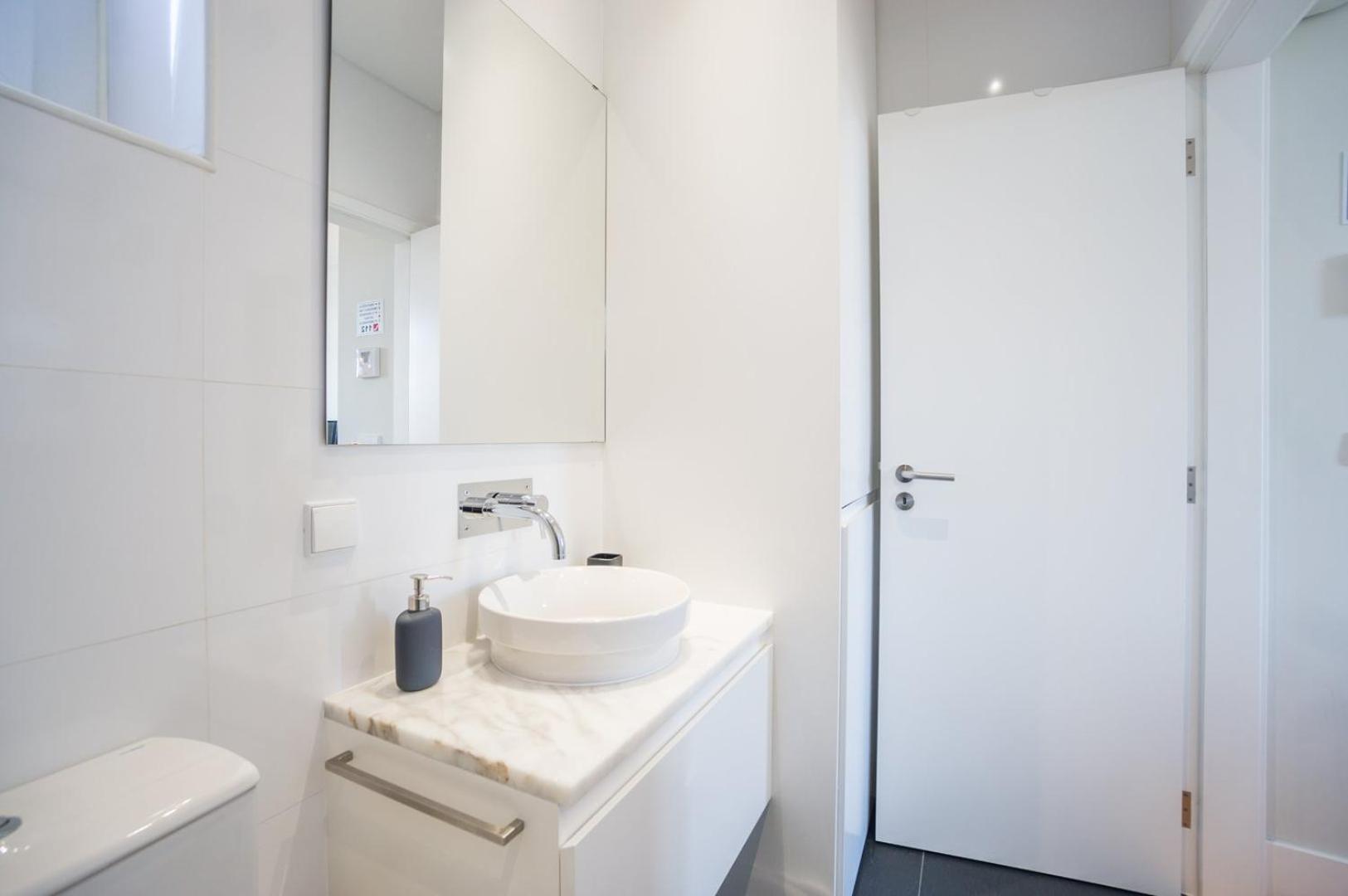 Guestready - Chic And Vibrant Stay Near Anjos Lisbon Bagian luar foto